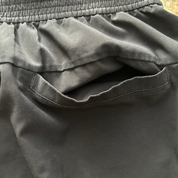 Lululemon Spring Break Away Short 3" – Black – Size 6 - Picture 7 of 11